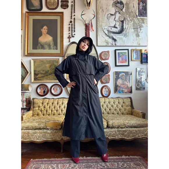 L.L. Bean Black Hooded Trench Coat Size M Petite - Picture 2 of 10